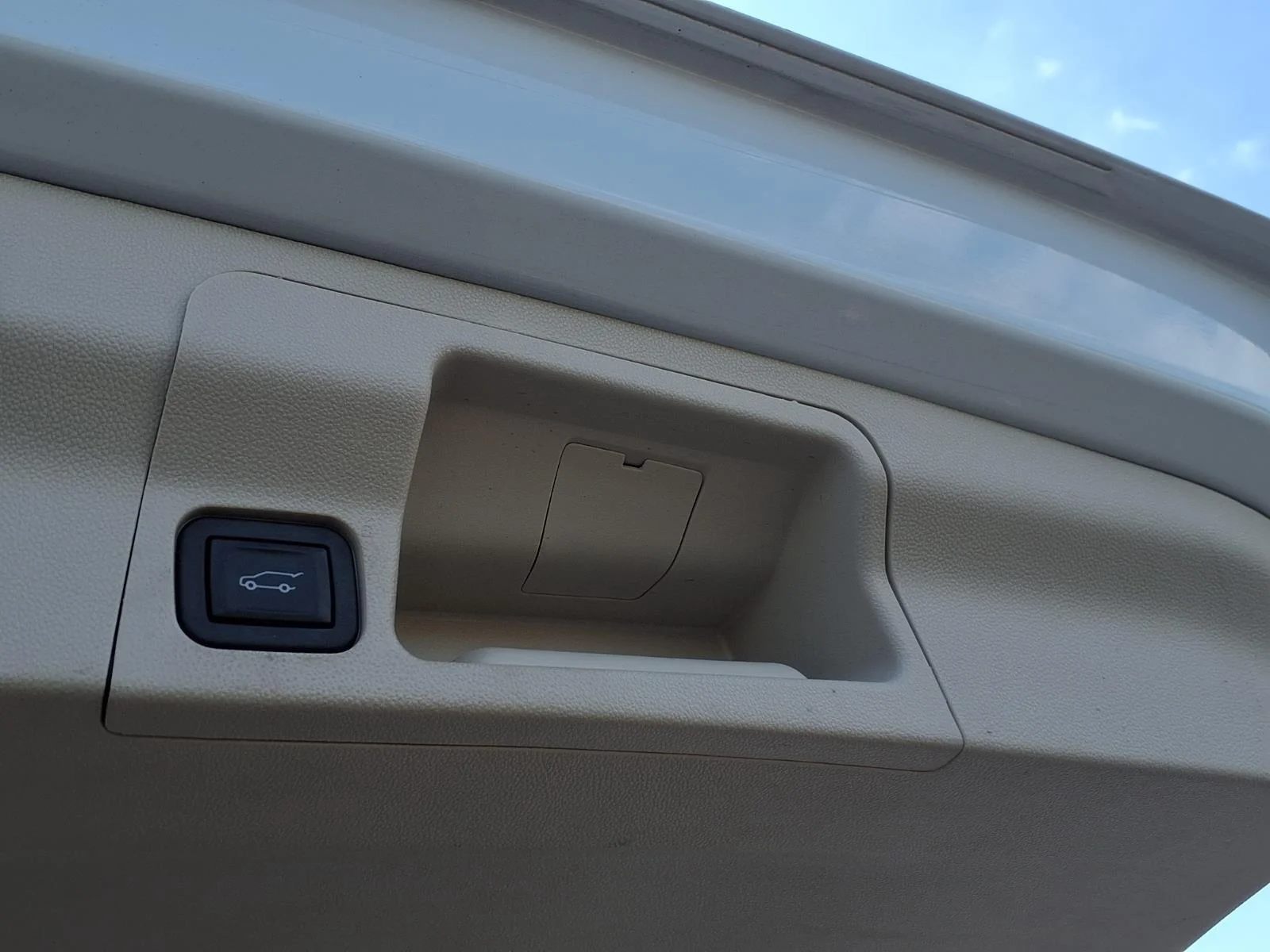 Used 2023 Summit White GMC Denali image 32