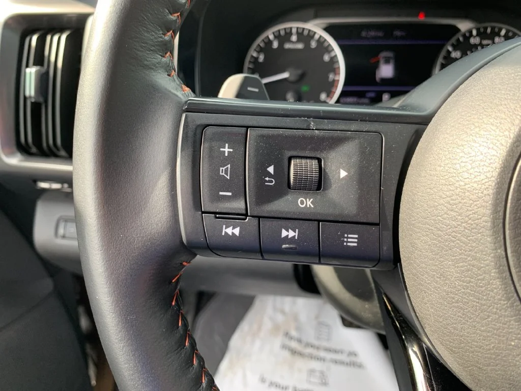 Used 2024  Nissan Rock Creek image 28
