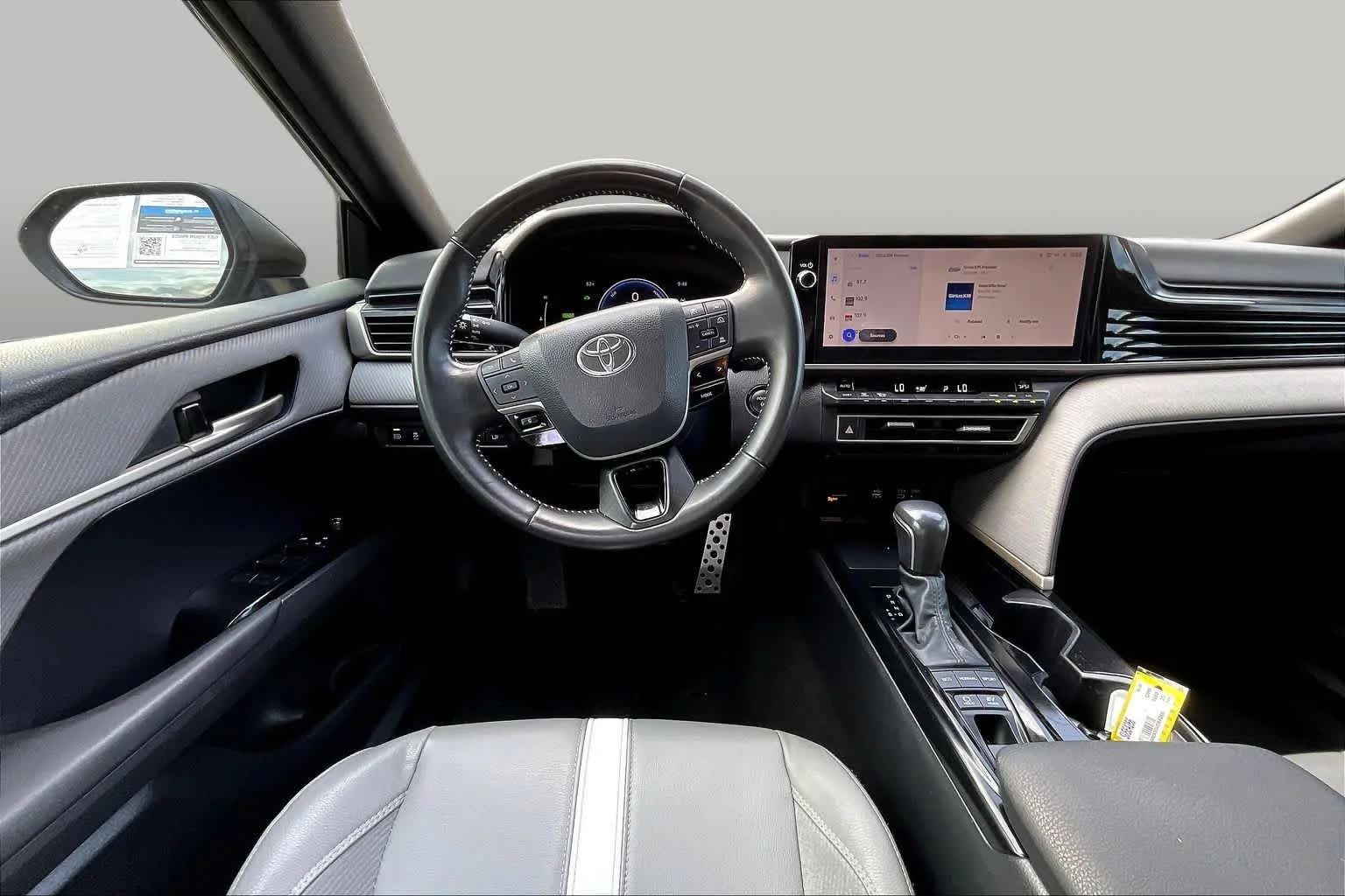 Used 2025 Ocean Gem Toyota SE image 6