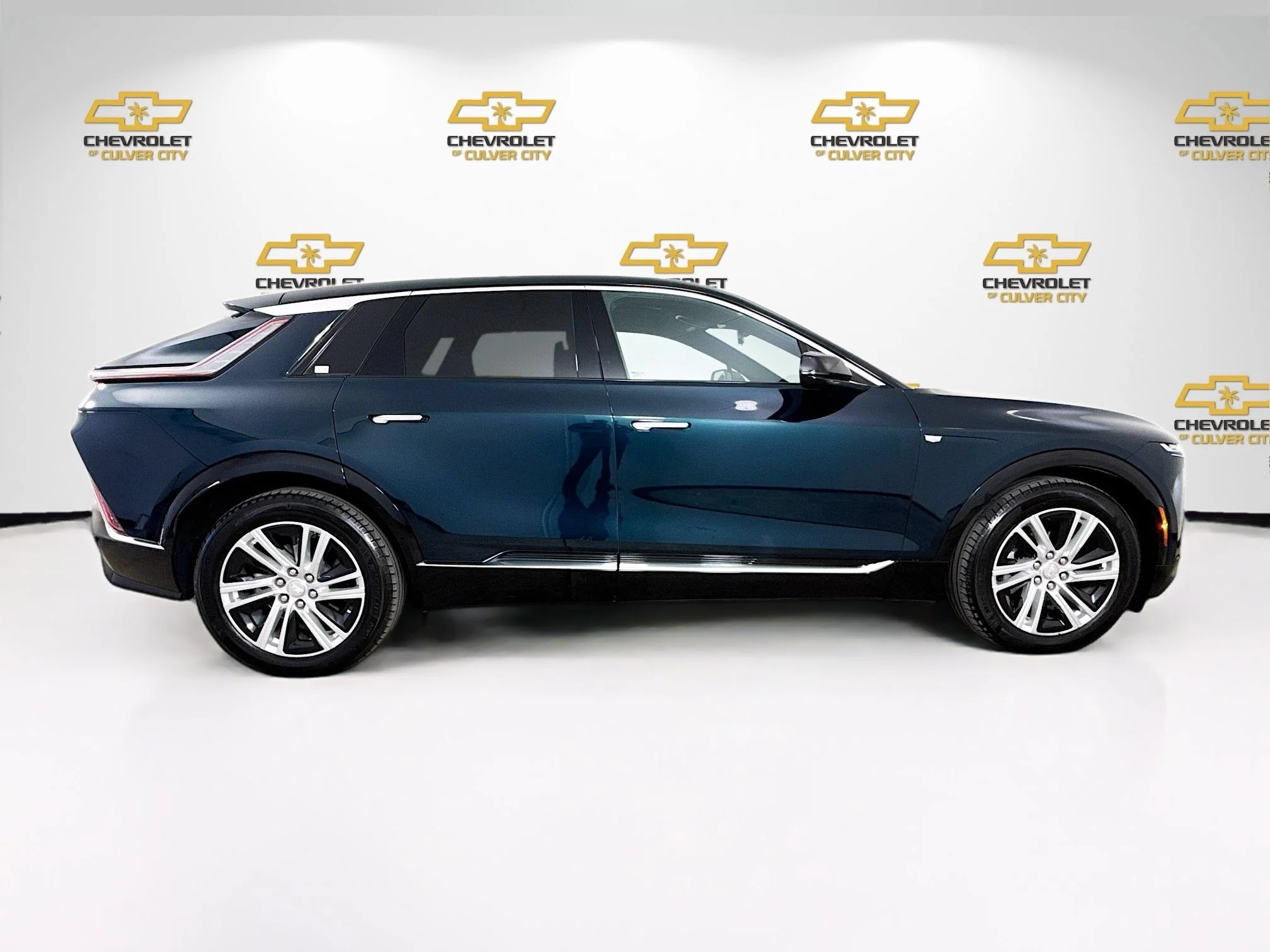 Used 2024 Emerald Lake Metallic Cadillac Tech image 9