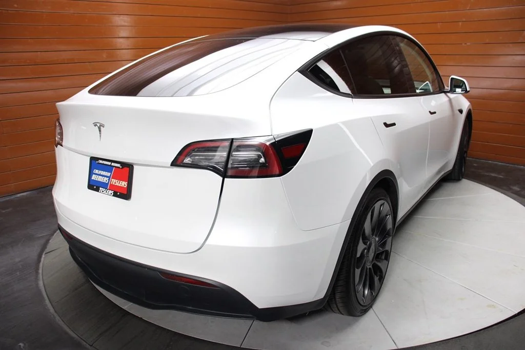 Used 2023 Pearl White Multi-Coat Tesla Performance image 11