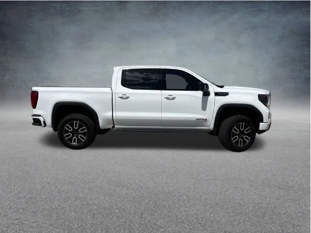 Used 2025 White GMC AT4 image 18