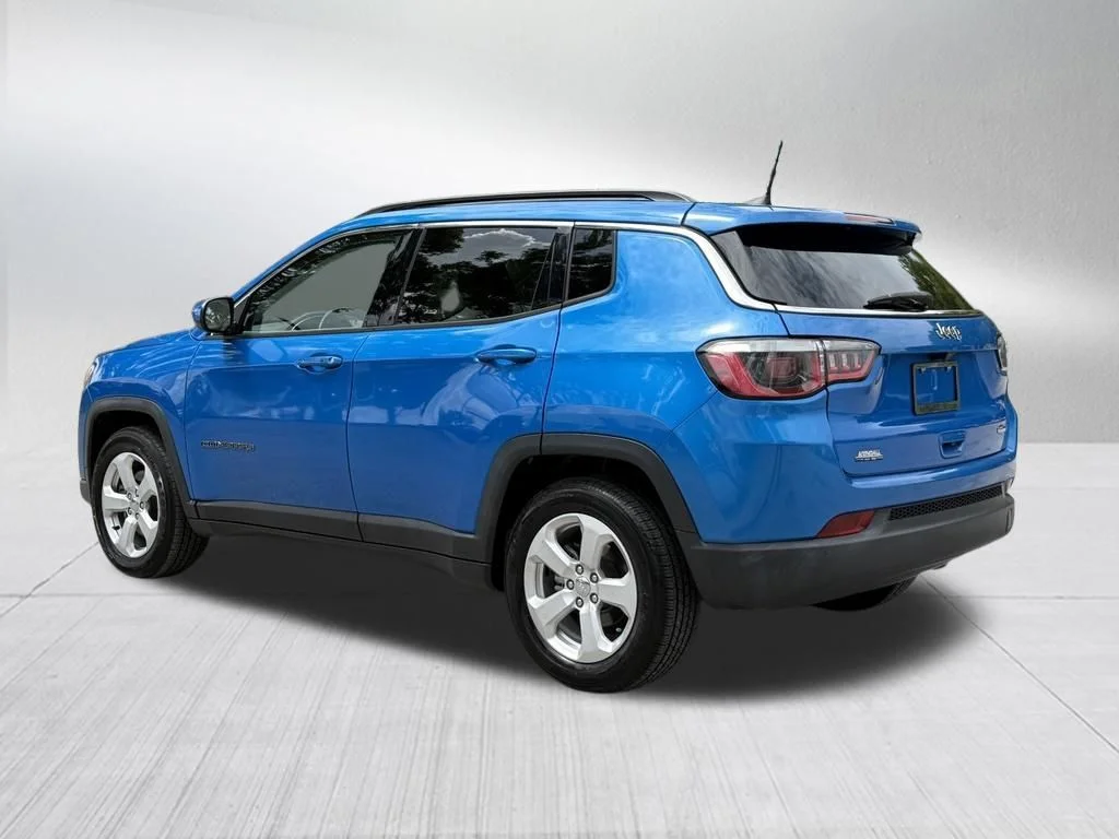 Certified Used 2019 Blue Jeep Latitude image 7