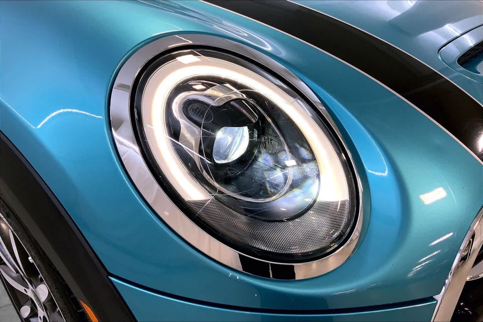 Used 2017 Caribbean Aqua Metallic MINI Cooper S image 27