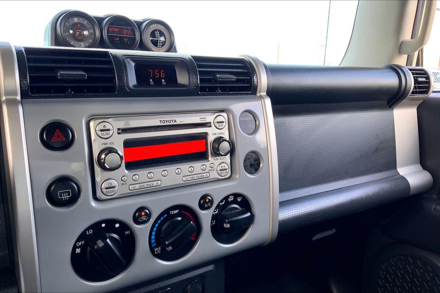 Used 2014 Cement Toyota  image 35