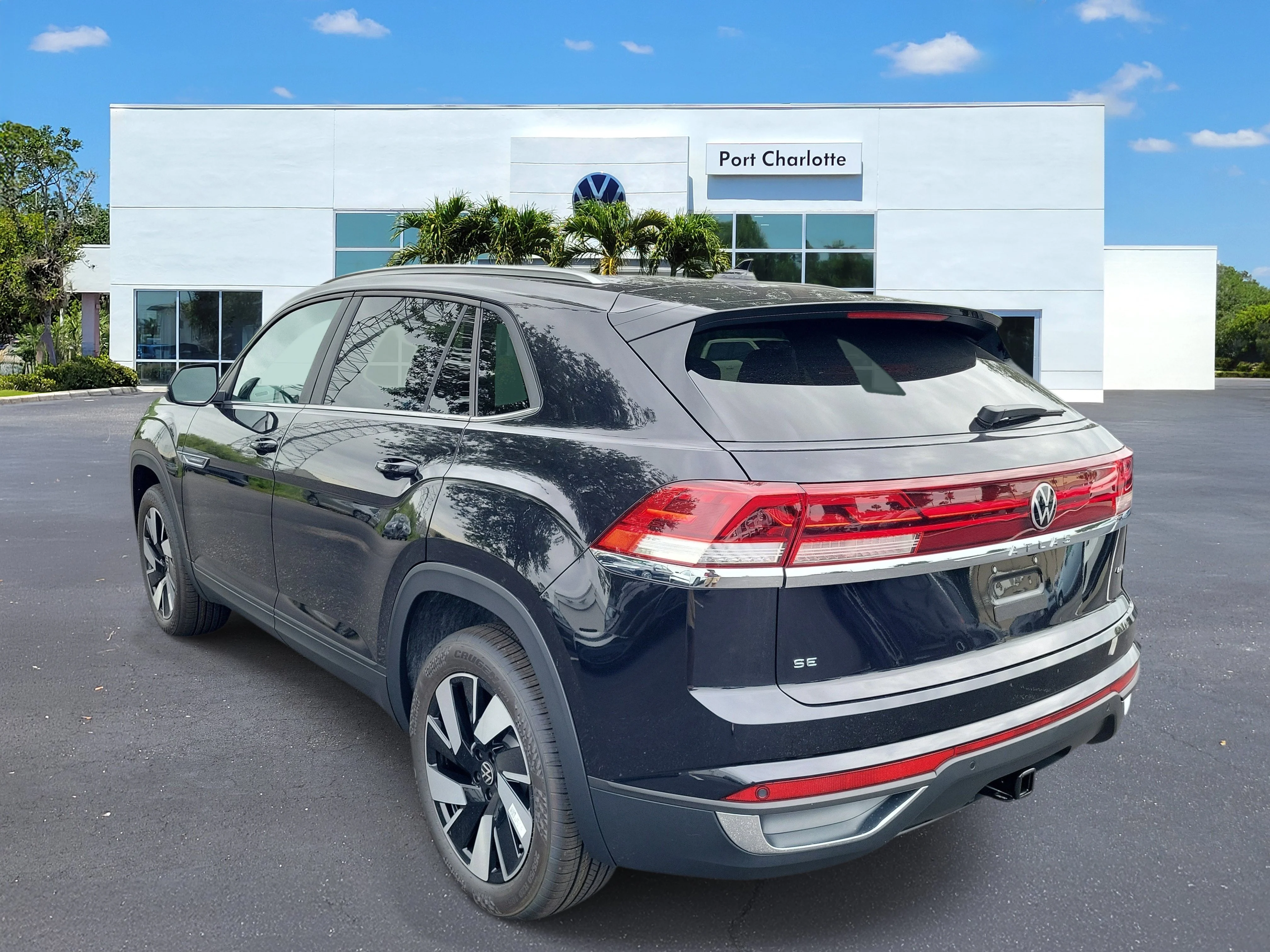 New 2026 Black Volkswagen 2.0T SE w/Technology image 32