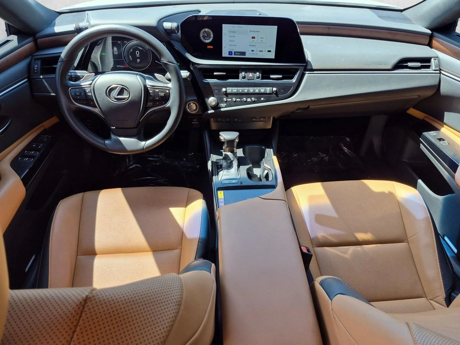 Used 2025 Eminent White Pearl Lexus ES 300h image 18