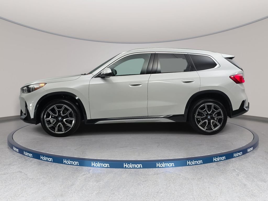 New 2026 Mineral White Metallic BMW xDrive28i image 8