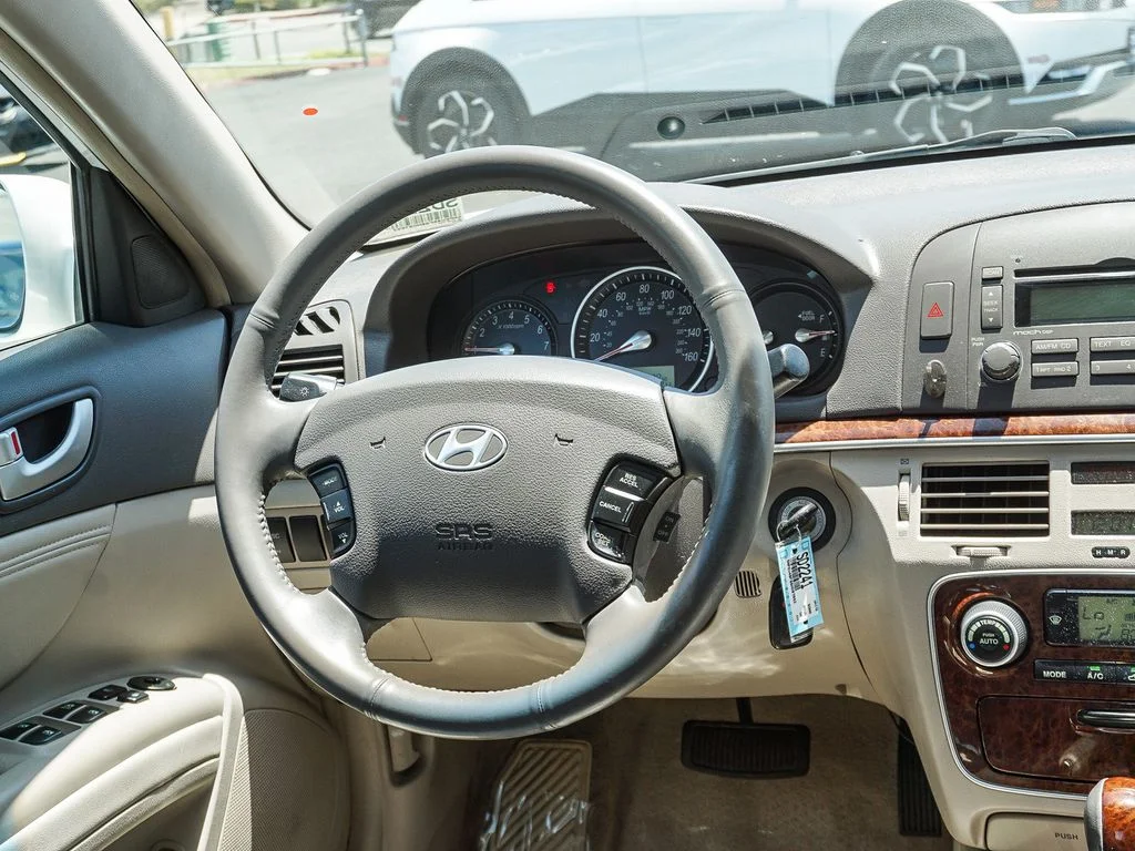 Used 2006 White Hyundai GLS V6 image 16