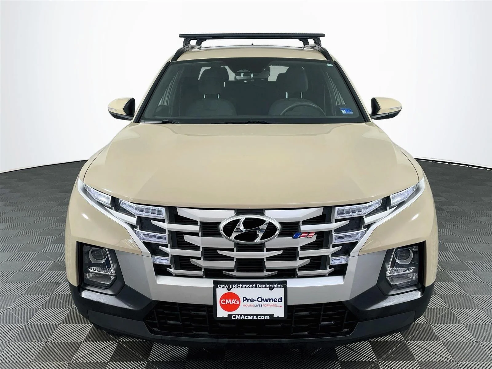 Used 2023 California Sand Hyundai SEL image 2