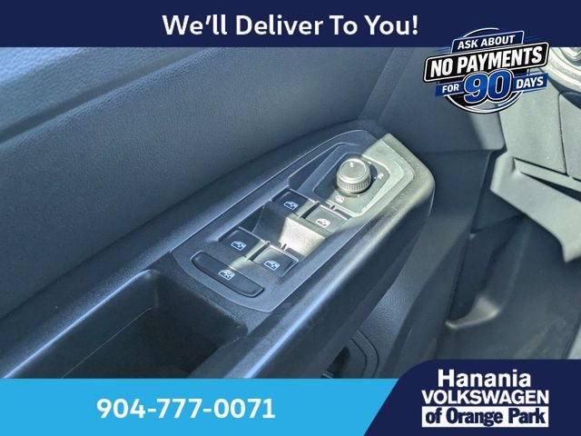 Used 2018 Black Volkswagen 2.0T SE w/Technology image 24