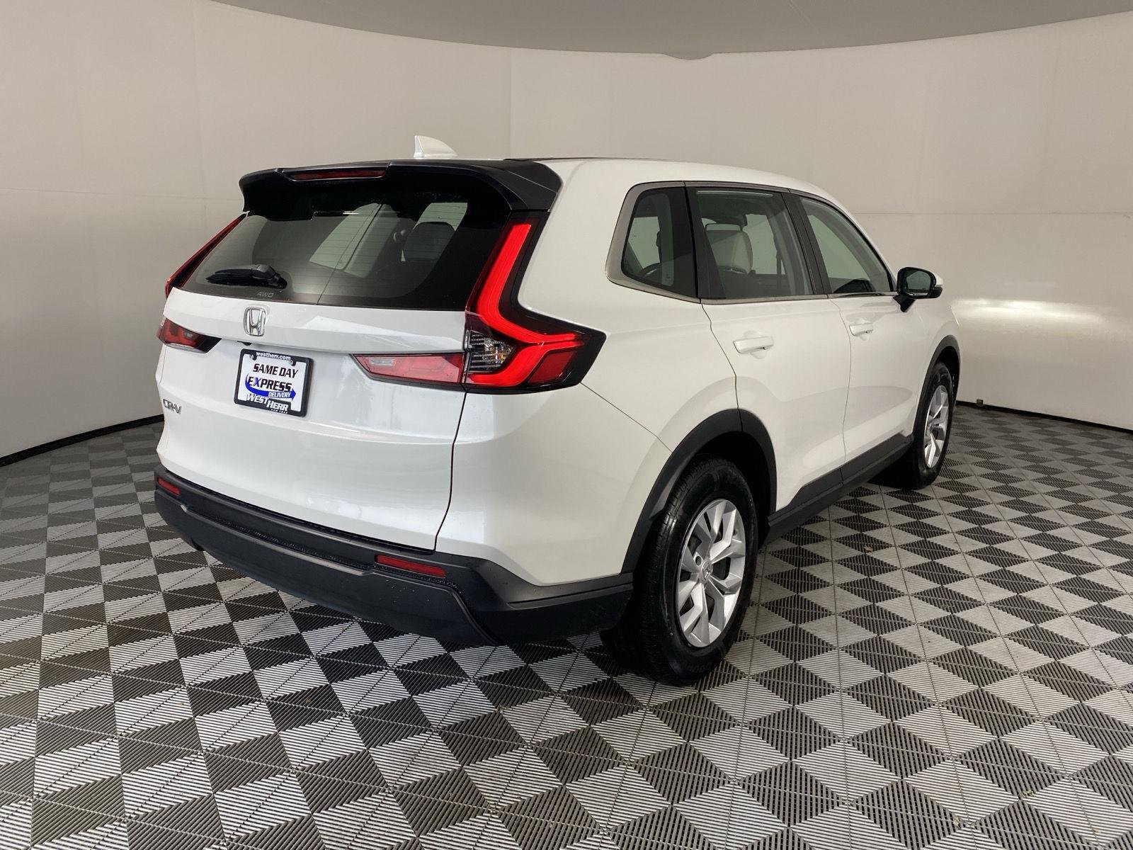Certified Used 2023 Platinum White Pearl Honda LX image 8