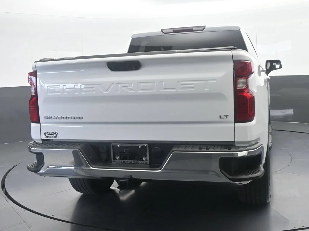 Used 2023 Summit White Chevrolet LT image 5