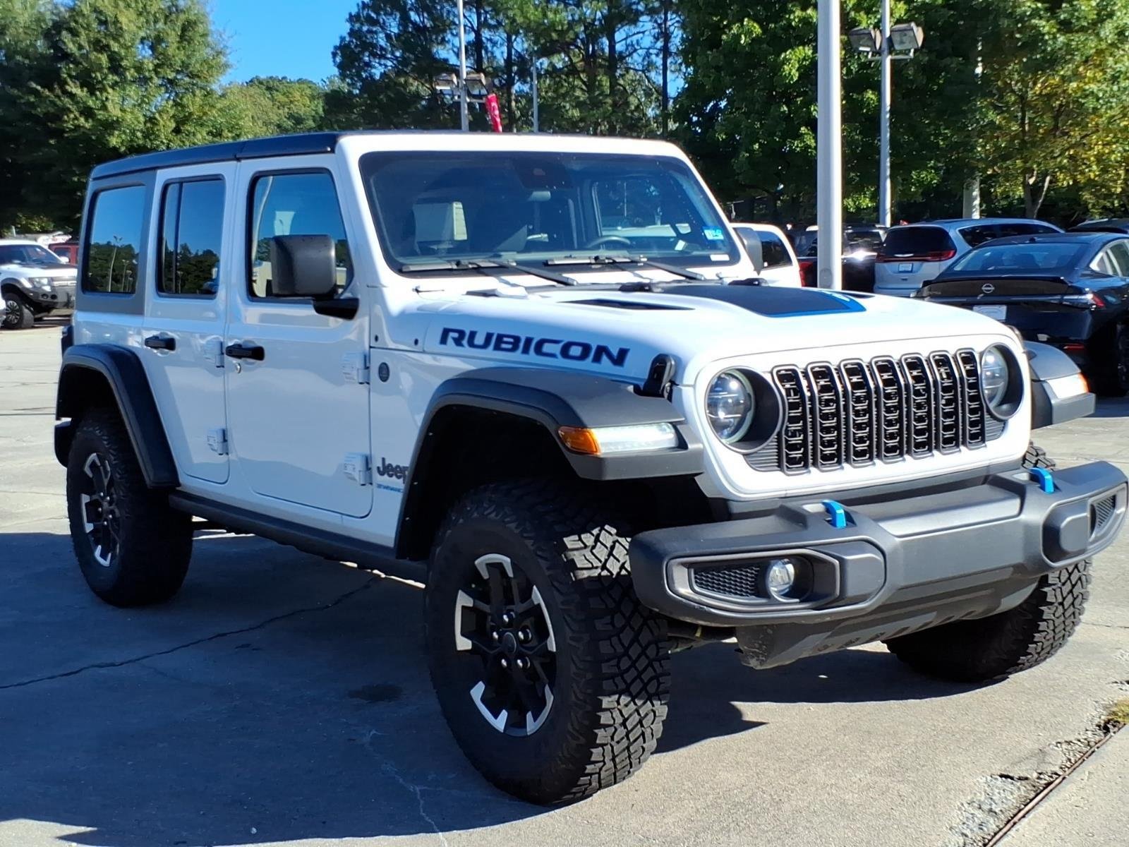Used 2024 Bright White Clearcoat Jeep Rubicon image 5