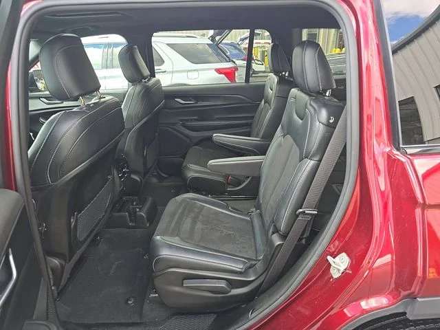 Used 2024 Red Jeep Altitude image 12