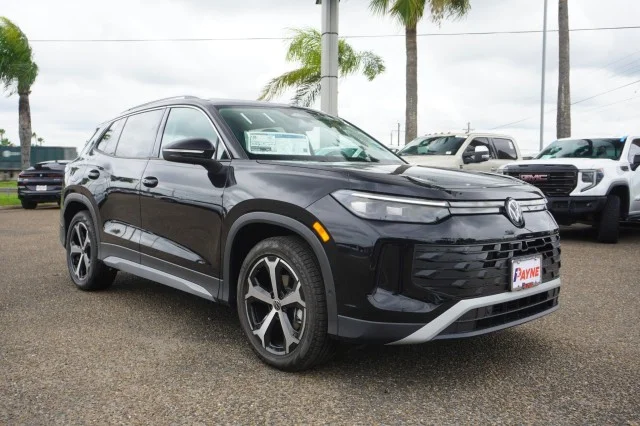 New 2026 Deep Black Pearl Volkswagen SE image 3