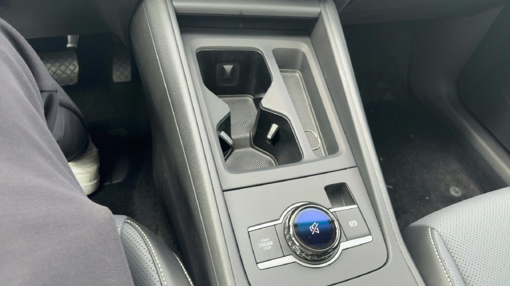 Certified Used 2026 White/off-white Volkswagen SE image 8