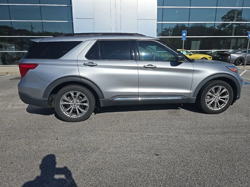 Used 2023 Silver Metallic Ford XLT image 7