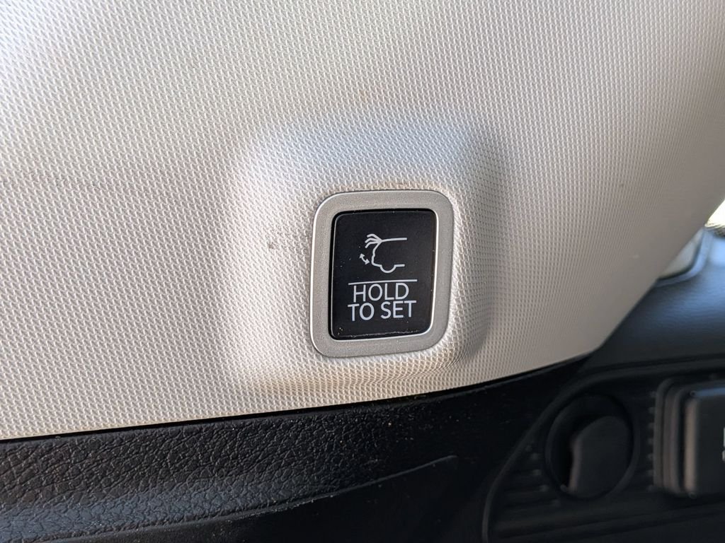 Used 2023 Black Jeep Limited image 9