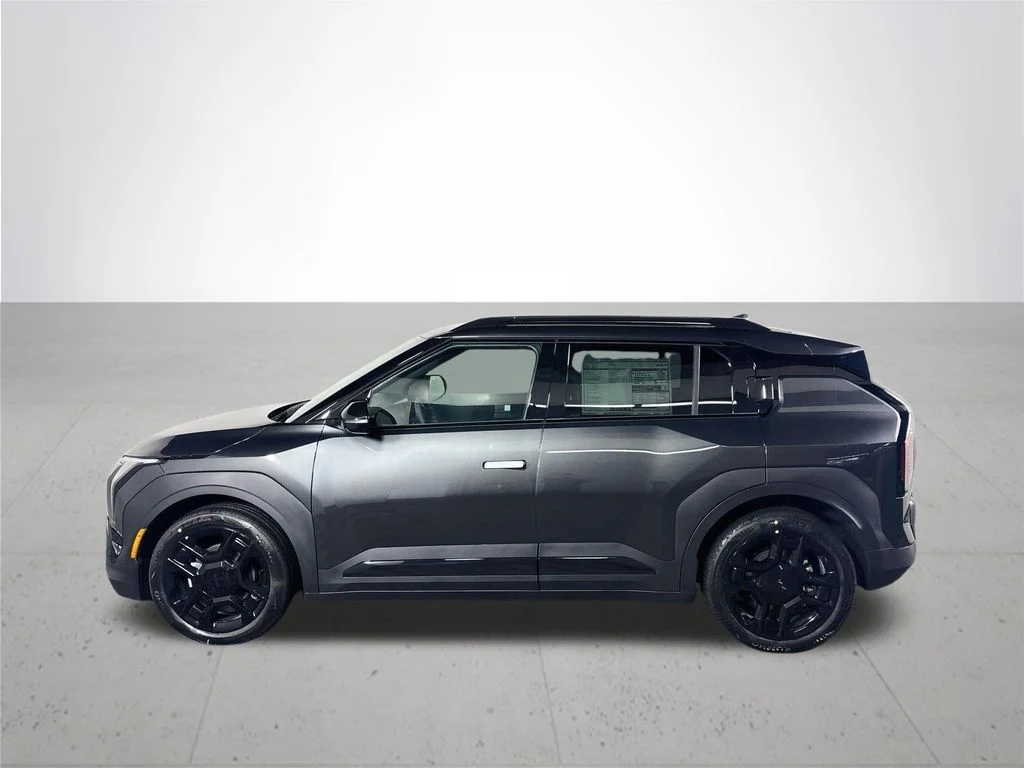 New 2027 Interstellar Gray Kia Wind image 9
