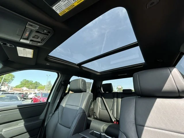 New 2026 Wind Chill Pearl <sup>1</sup> Toyota Tundra Platinum image 32