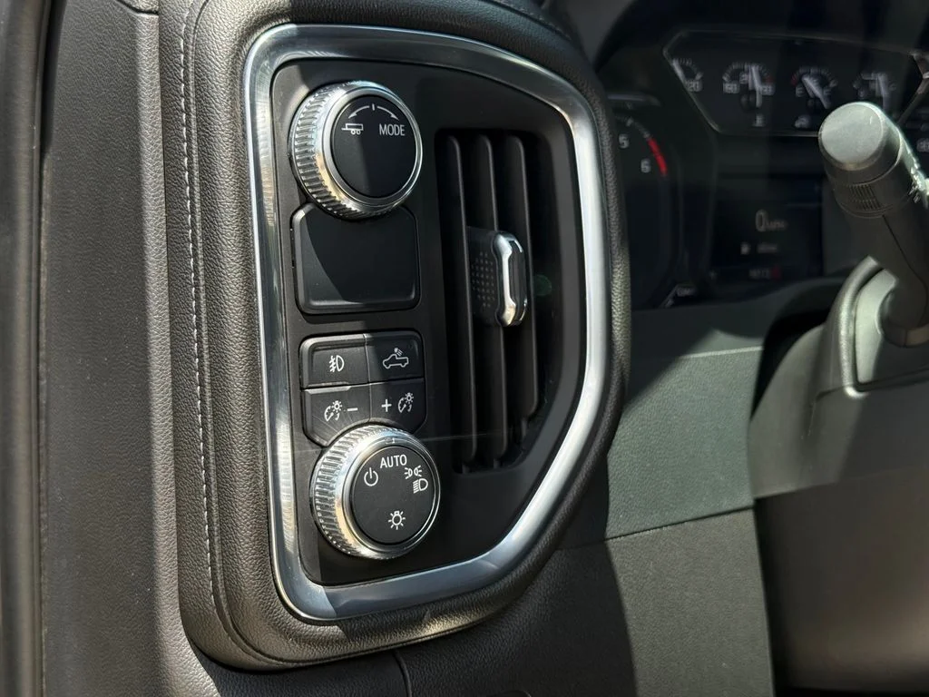 Used 2022 Gray GMC Elevation image 8