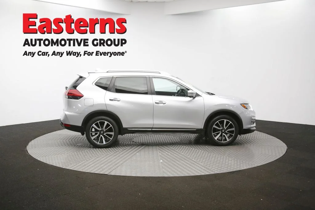 Used 2020 Silver Nissan SL image 42