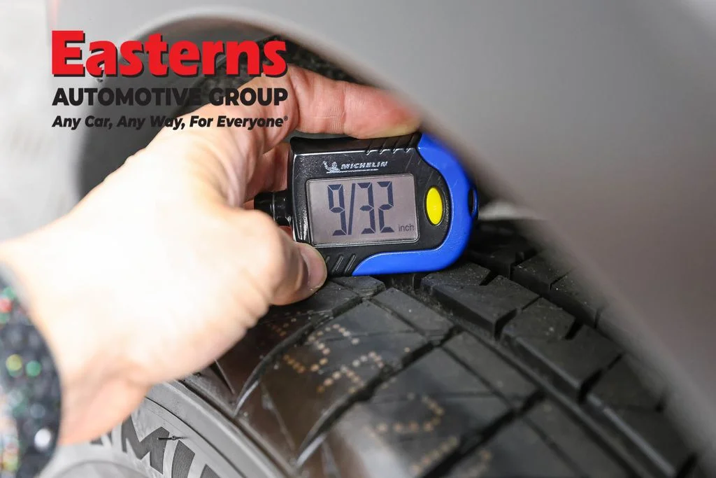Used 2025 Red Mitsubishi SE image 30