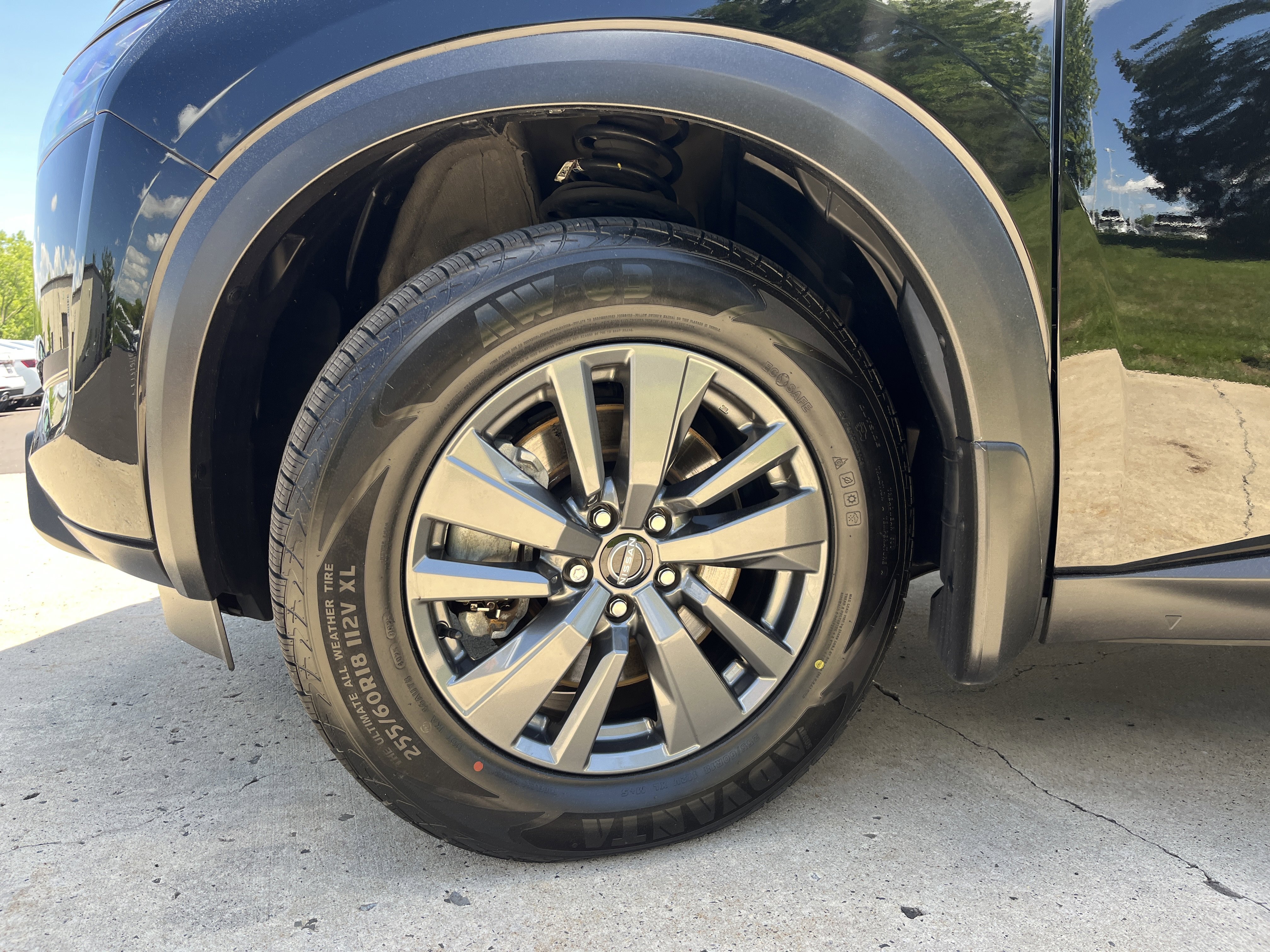 Used 2022 Super Black Nissan SV image 14