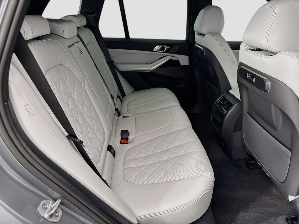 New 2026 Gray Metallic BMW xDrive40i image 21