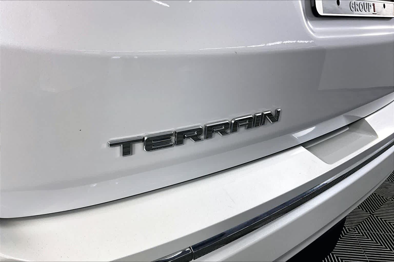 Used 2020 WHITE FROST TRICOAT GMC Denali image 29