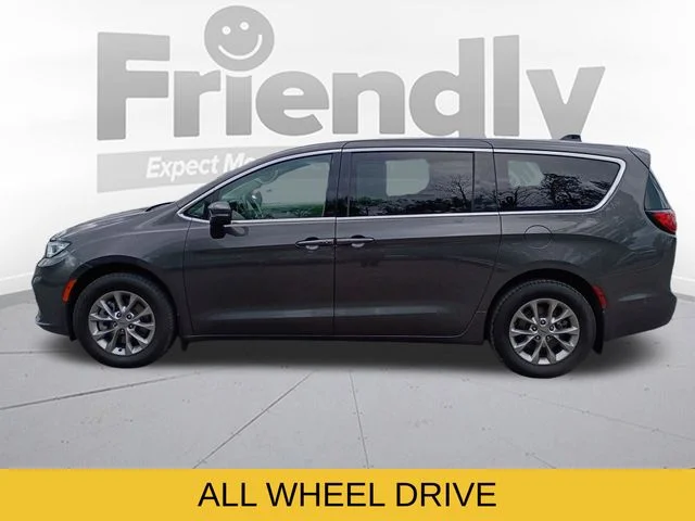Used 2023 Gray Chrysler Touring L image 10