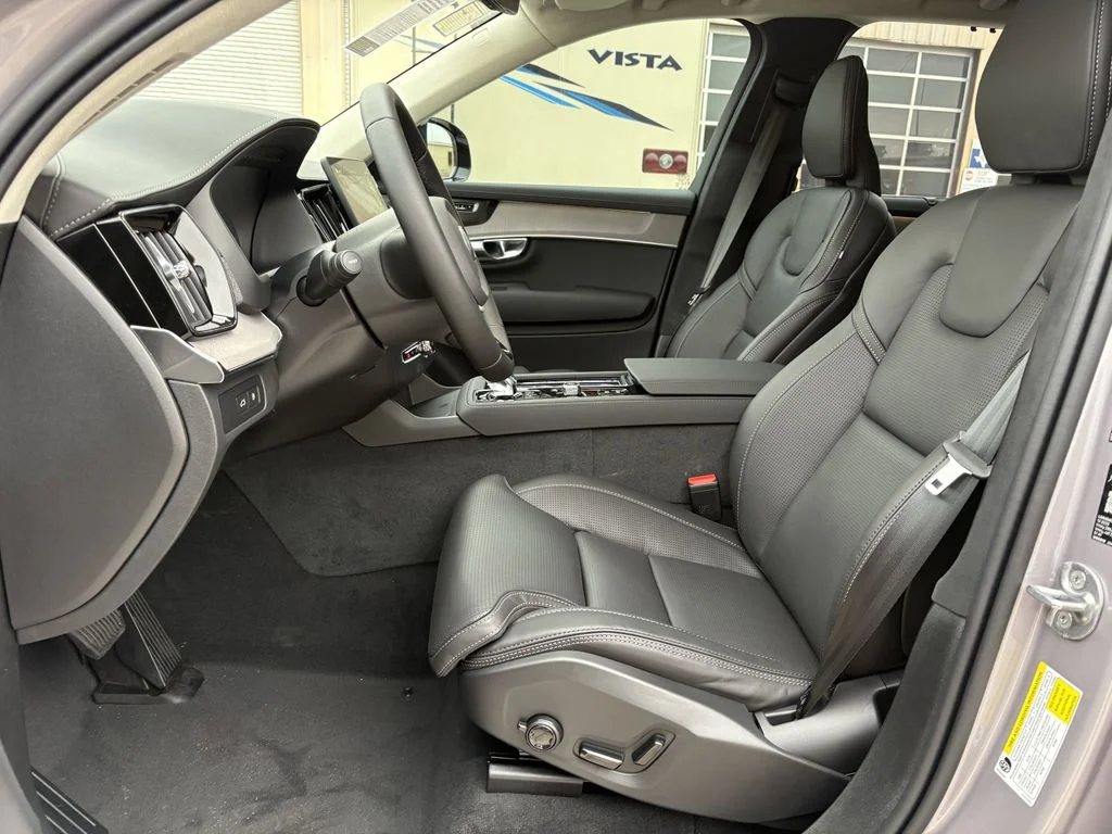 New 2026 Aurora Silver Volvo Ultra image 12