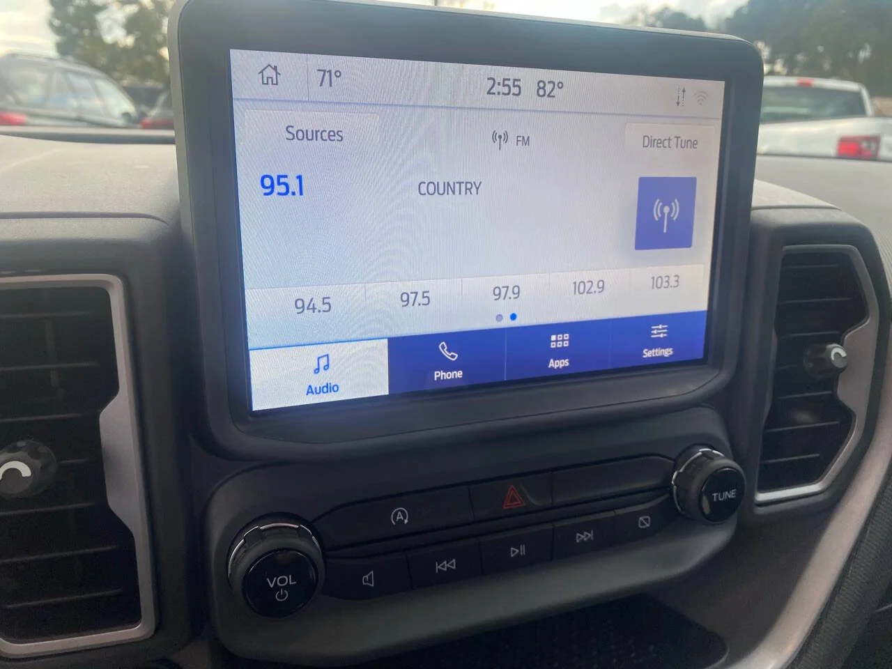Used 2024 White Ford Big Bend AWD 4dr SUV image 17
