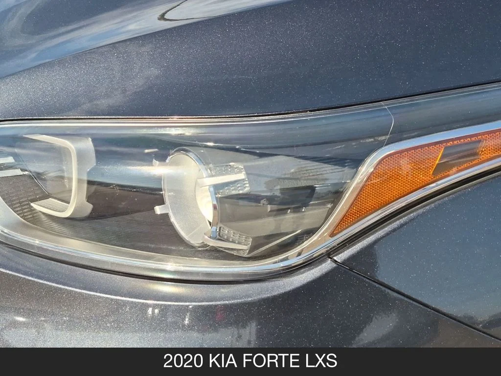 Used 2020 Gray Kia LXS image 10