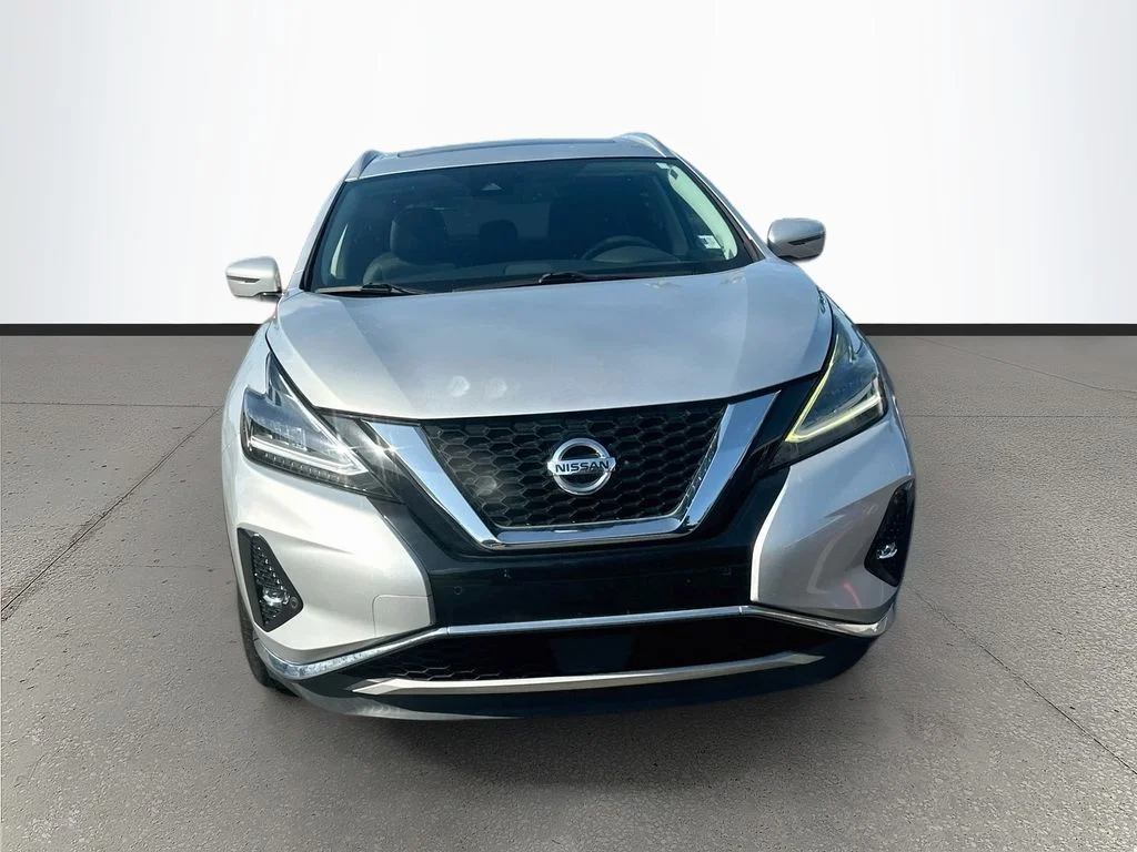 Used 2020 Silver Nissan Platinum image 2