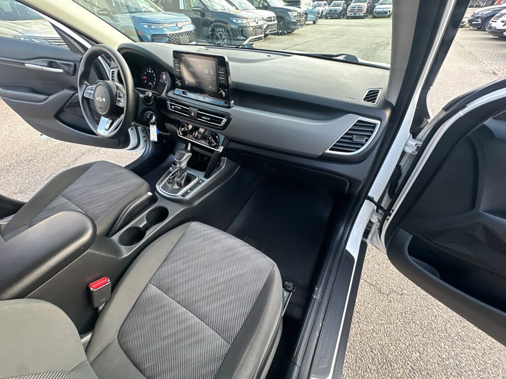 Used 2023 White Kia LX image 32