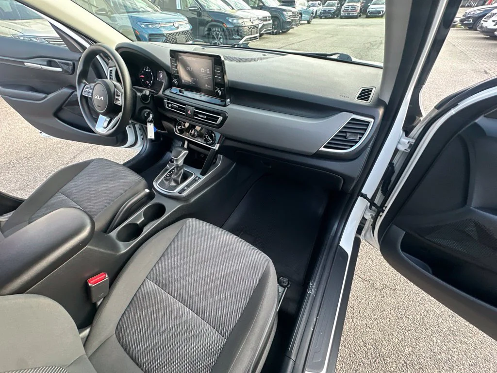 Used 2023 White Kia LX image 32