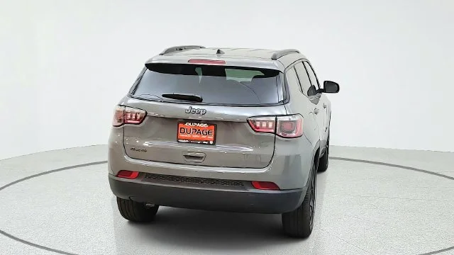 New 2027 Sting-Gray Clear-Coat Paint Jeep Latitude image 10