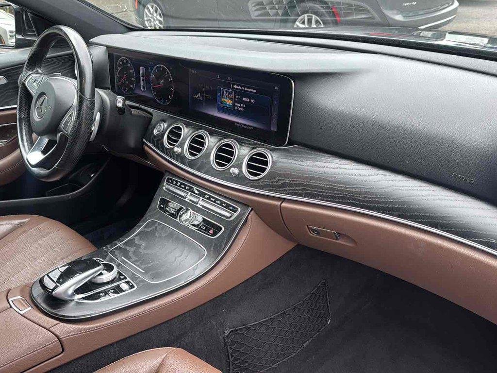 Used 2018 Black Mercedes-Benz 4MATIC® image 15
