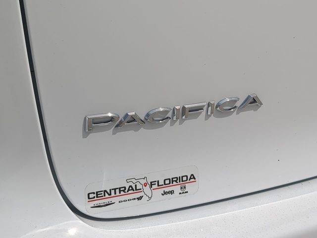 New 2027 Bright White Clear-Coat Exterior Paint Chrysler Select image 13