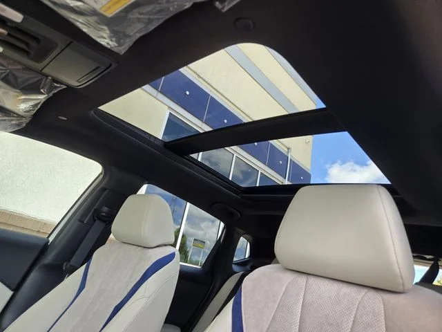 New 2026 Platinum White Pearl Acura w/A-Spec Package image 5
