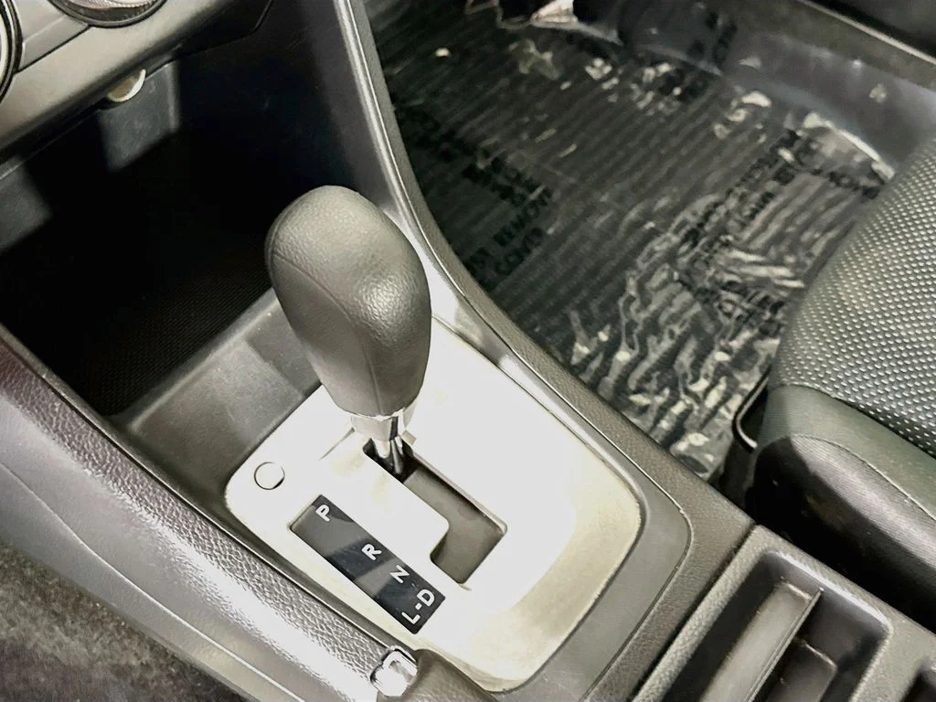 Used 2015 Dark Gray Metallic Subaru 2.0i image 17