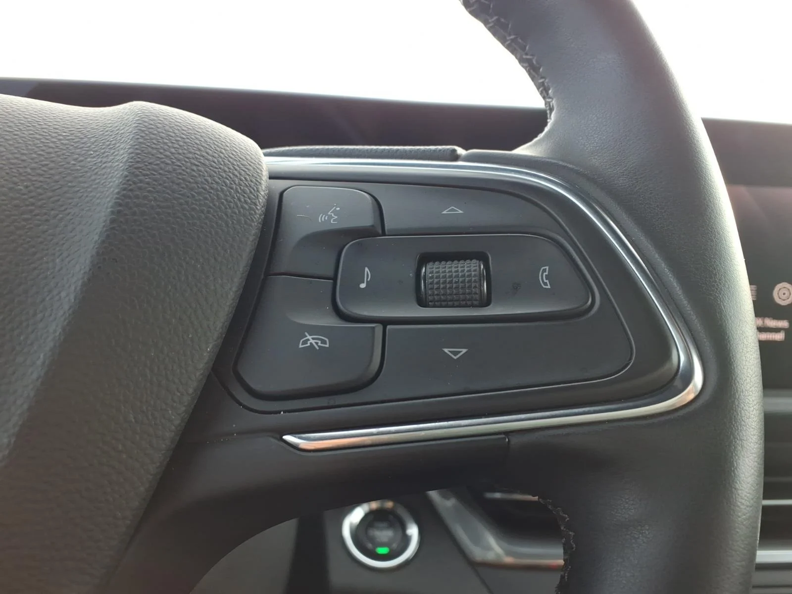 Used 2024 Ocean Blue Buick Preferred image 21