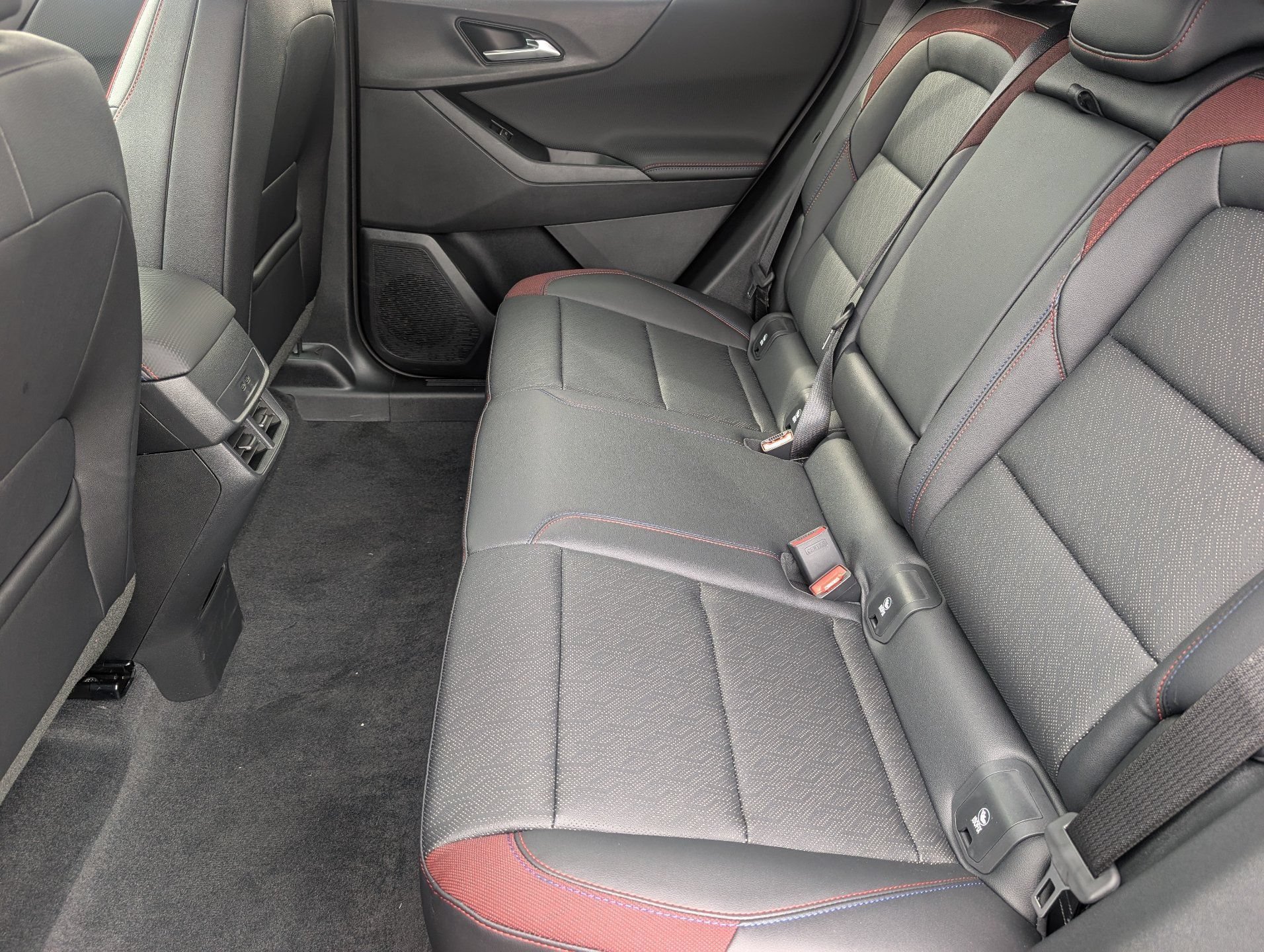 2027 Chevrolet Equinox RS - Photo 16