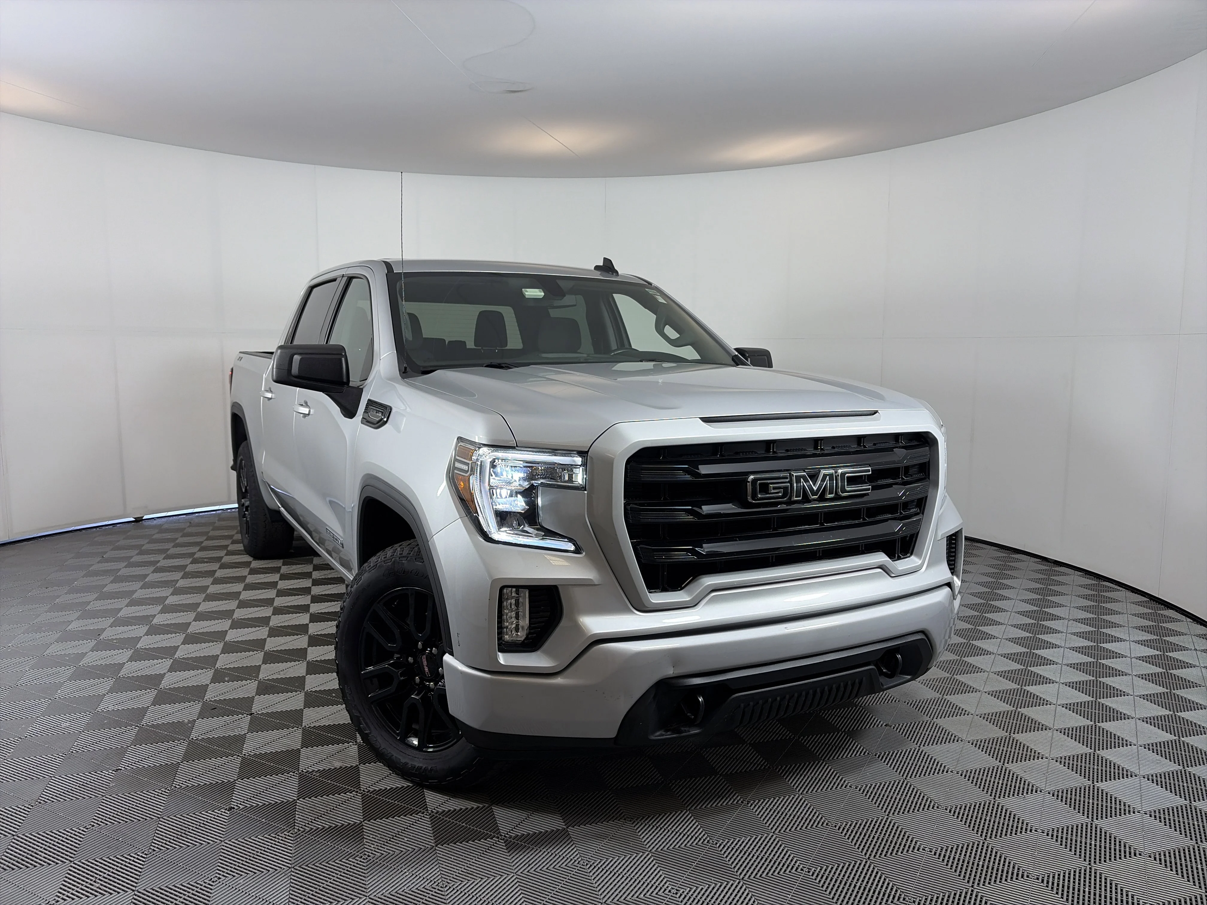 2021 GMC Sierra 4WD Crew Cab Short Box Elevation's photo