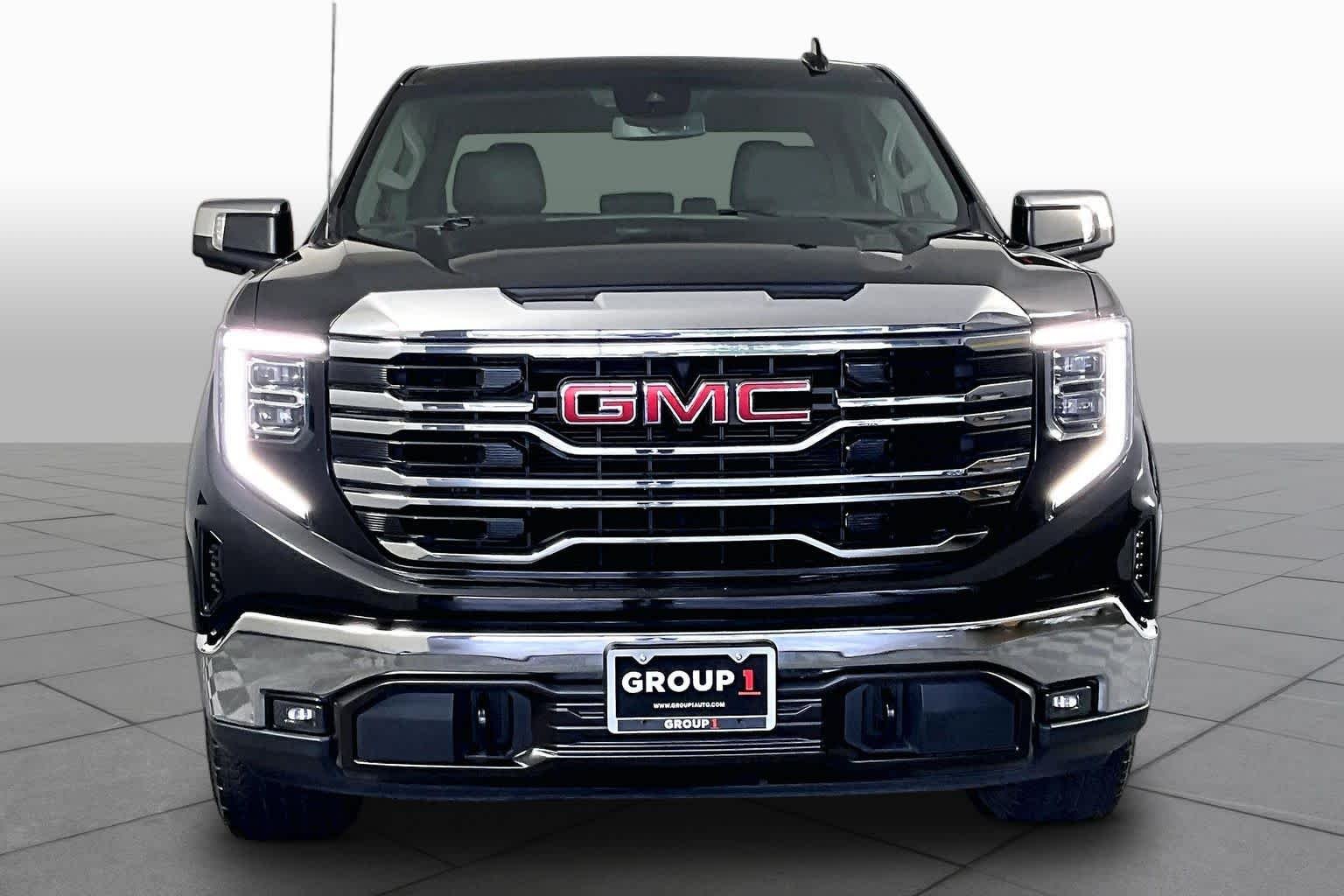 Certified Used 2022 Onyx Black GMC SLT image 4