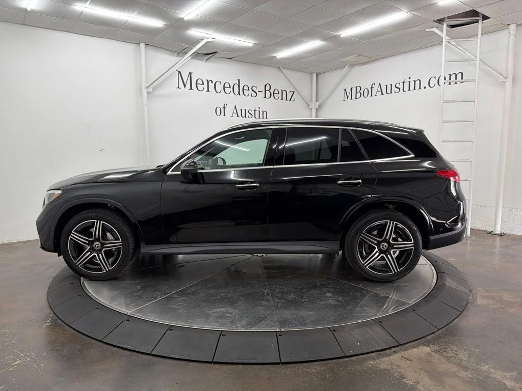 New 2026 Black Mercedes-Benz GLC 300 image 4