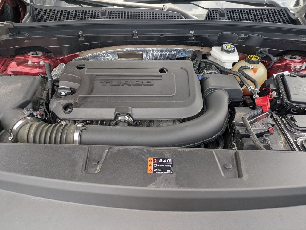 Used 2023 Red Buick Essence image 11
