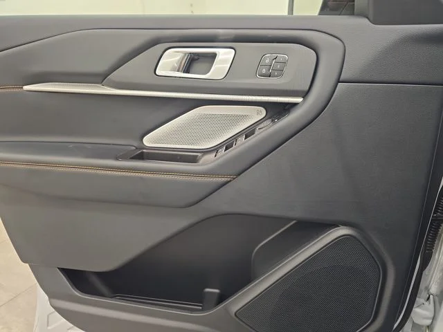 New 2026 Space White Metallic Ford Tremor® image 42